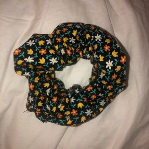 HANDMADE Scrunchies😍
